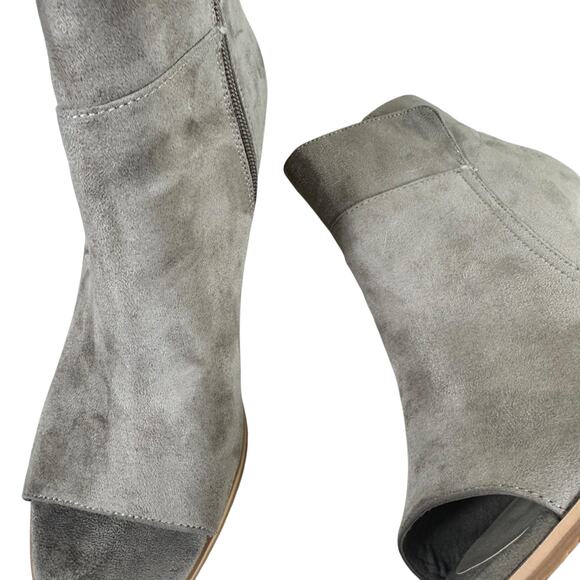 Melrose Ave NWOT Gray Faux Suede Vegan Open Toe Block Heel Booties Size 9 - Picture 4 of 9